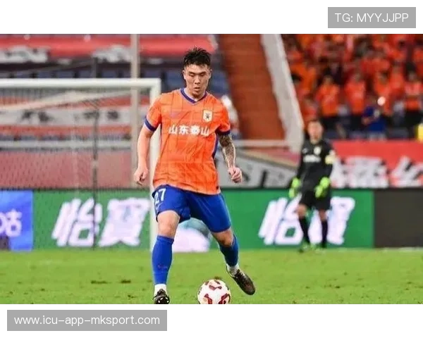 玉昆国脚中场高速策动进攻